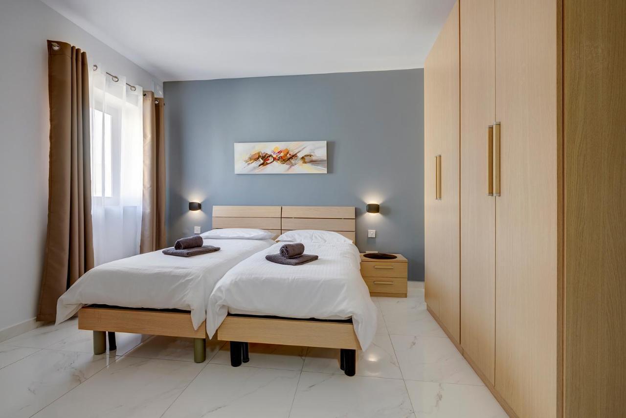Chic 2Br Penthouse Steps From The Promenade Apartment Sliema Luaran gambar