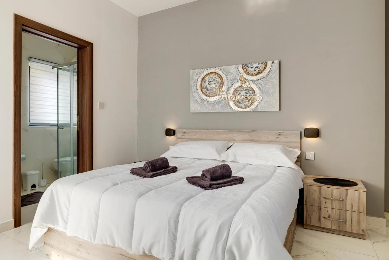 Chic 2Br Penthouse Steps From The Promenade Apartment Sliema Luaran gambar