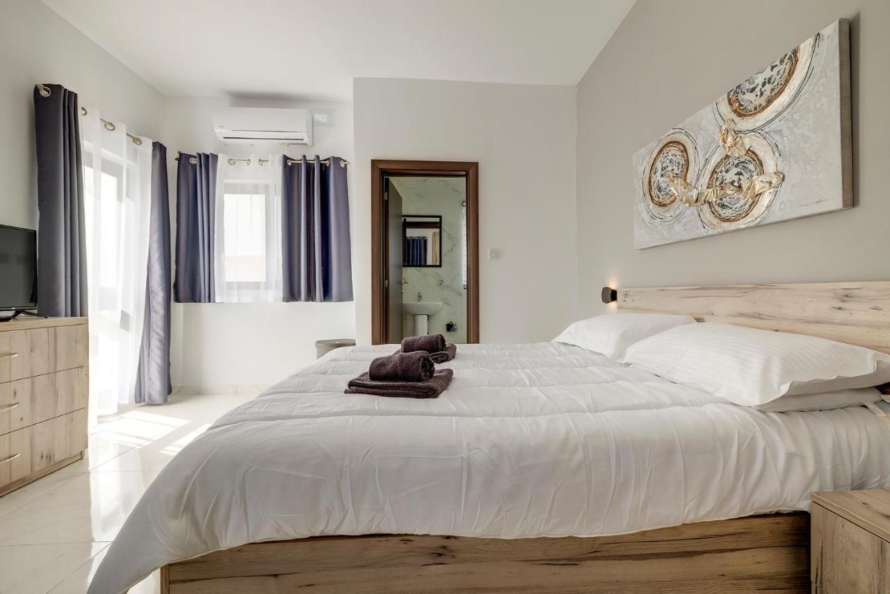 Chic 2Br Penthouse Steps From The Promenade Apartment Sliema Luaran gambar