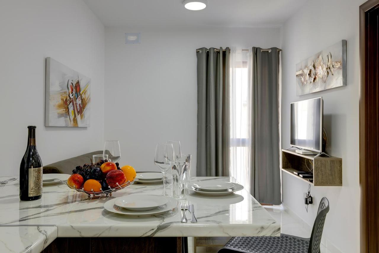 Chic 2Br Penthouse Steps From The Promenade Apartment Sliema Luaran gambar